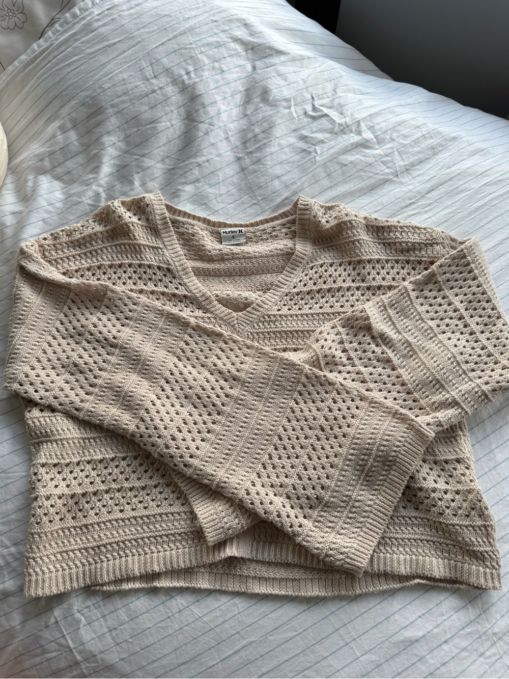 Hurley Open-Knit V-Neck Sweater - Beige size S